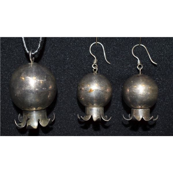 NAVAJO INDIAN PENDENT EARRINGS