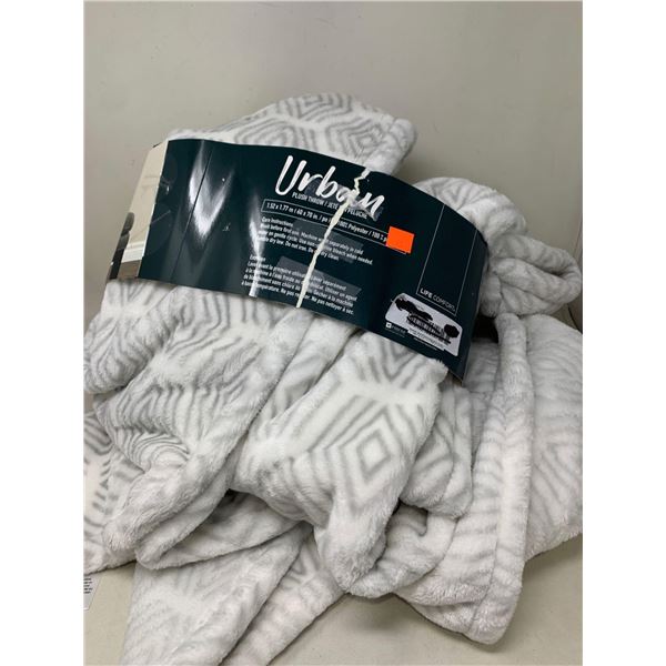 NEW Urban 60x70 inch plush throw blanket