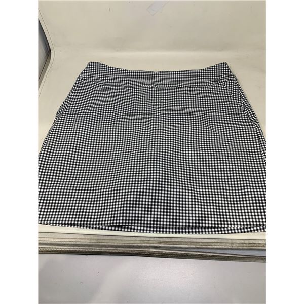 NEW Ladies S.C & CO Skirt - size 12