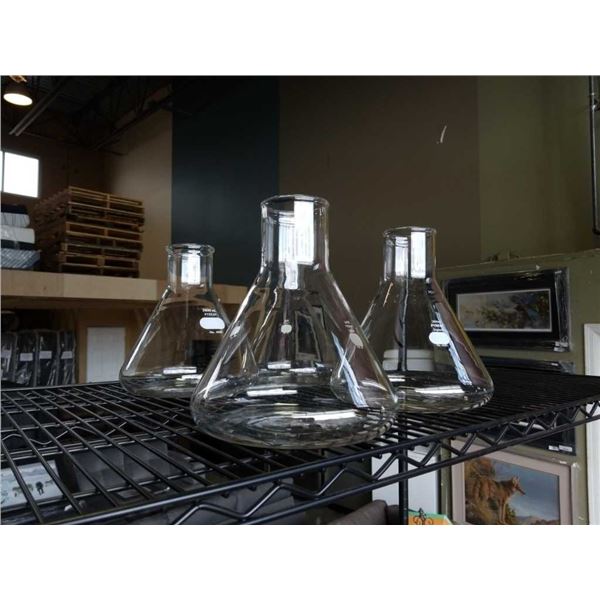 4 glass Pyrex 2800 ml flasks