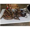 Image 1 : LOT OF HORSE TACK, COLLAR, HANES