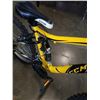 Image 3 : YELLOW AND BLACK CCM BIKE