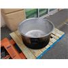 Image 1 : Aluminum stewing pot 28.5 in diameter 16 in deep