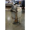 Image 9 : ANTIQUE THOR ELECTRIC WASHING MACHINE
