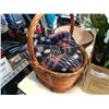 Image 2 : 2 WICKER BASKETS AND ARTIFICIAL PLANTS AND BLANKET