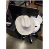 Image 2 : 3 COWBOY HATS AND SIZE 8 1/2 COWBOY BOOTS