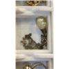 Image 16 : TRAY OF JEWELRY
