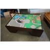Image 1 : Kids activity table