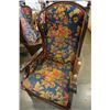 Image 7 : 2 WOOD WINGBACK CHAIRS