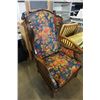 Image 8 : 2 WOOD WINGBACK CHAIRS