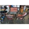Image 8 : 4 PIECE WICKER PATIO SET - CUSHIONS FADED
