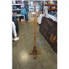 Image 1 : ANTIQUE ARTS AND CRAFTS COAT TREE