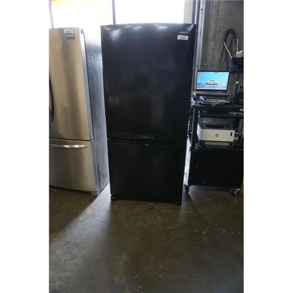 BLACK KENMORE REFRIGERATOR WITH BOTTOM FREEZER - WORKING 32 INCHES