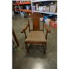Image 8 : OAK DINING TABLE WITH 6 CHAIRS