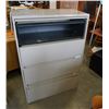 Image 1 : METAL 4 DRAWER LATERA FILING CABINET
