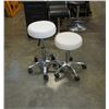 Image 1 : 2 GAS LIFT ROLLING STOOLS