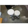 Image 2 : 2 GAS LIFT ROLLING STOOLS