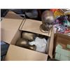 Image 2 : BOX OF GOLD FOAM HEADS AND BOX OF FLORAL FOAM