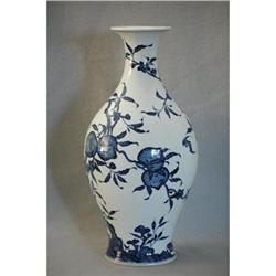 Chinese  blue  and  white  porcelain  peach #1711756