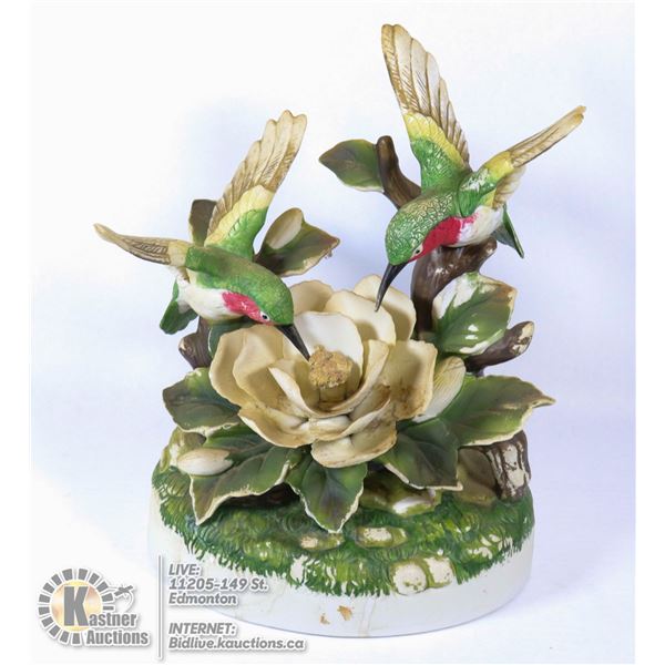 LARGE VINTAGE HUMMINGBIRD MUSICAL