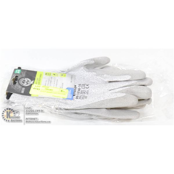 2 PAIRS OF CUT RESISTANT GLOVES