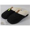 Image 1 : SLIP ON SLIPPERS SIZE 5-6