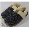 Image 1 : SLIP ON SLIPPERS SIZE 9.5 -10.5