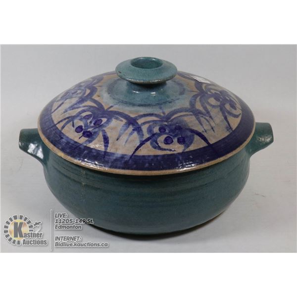 DIAKOW POTTERY BOWL W/LID, SMALL CHIP ON EDGE OF