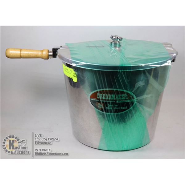 VINTAGE BREAD MAKING POT