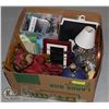 Image 1 : BOX WITH HOUSEHOLD ITEMS INCL. DIGITAL PHOTO