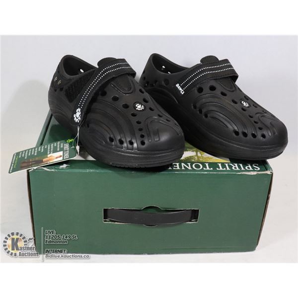 DAWGS WOMENS SPIRIT TONER CLOG BLACK SIZE 5/35