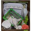 Image 1 : BOX OF KITCHENWARE INCL. STRAINERS, 2 GLASS