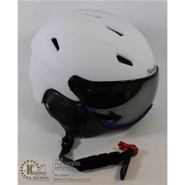 TOMSHOO PROTECTIVE SPORTS HELMET WITH VISOR