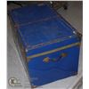 Image 3 : VINTAGE BLUE STEAMER TRUNK -