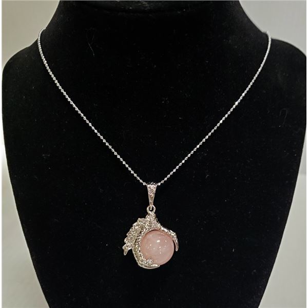 ROSE QUARTZ STONE IN STAINLESS CLAW NECKLACE