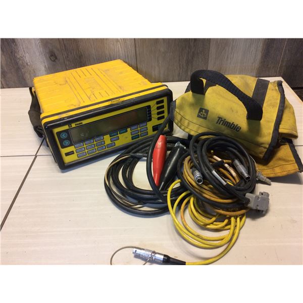 TRIMBLE MODEL 4000SI & ACCESSORIES CABLES/BAG