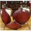 Image 1 : 3 DECORATIVE VASES