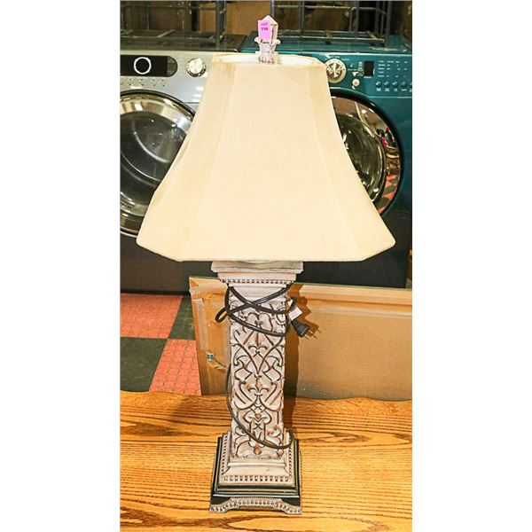CARVED STYLE TABLE LAMP 32" TALL