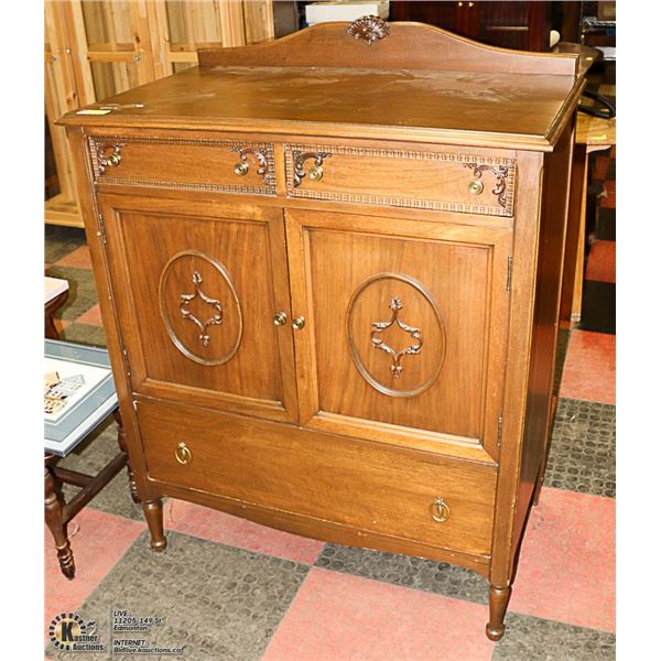 VINTAGE SOLID WOOD ESTATE SIDEBOARD 38 X 22 X 46