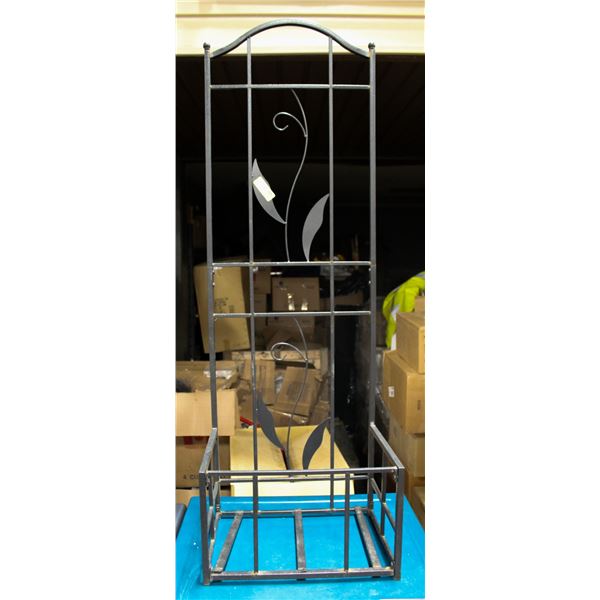 METAL FREE STANDING PLANTER BOX WITH DECORATIVE