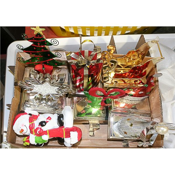LOT OF CHRISTMAS STOCKING MANTLE HANGERS