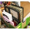 Image 1 : ASSORTED PHOTO FRAMES
