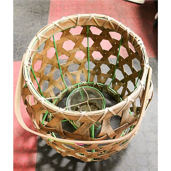 WOODEN LATICE CANDLE HOLDER