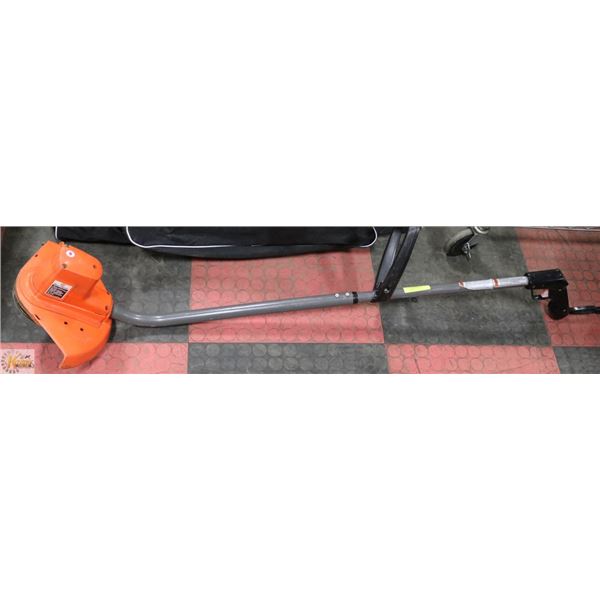 BLACK/DECKER WEED WACKER 120V - LG SIZE