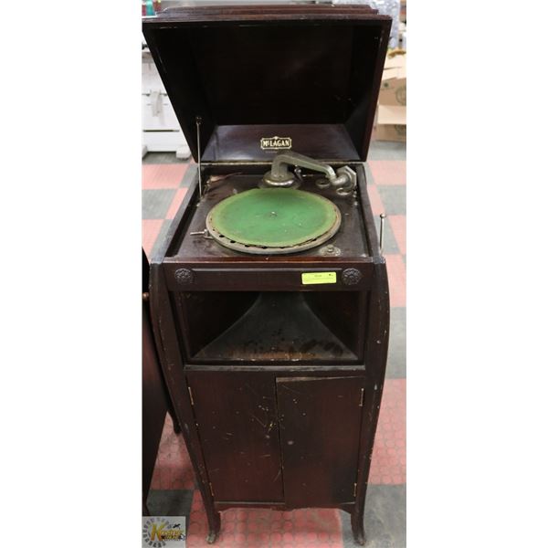 ANTIQUE GRAMOPHONE WORKING NEEDS TLC