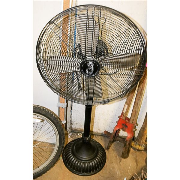 HAMPTON BAY 15'' STAND UP FAN