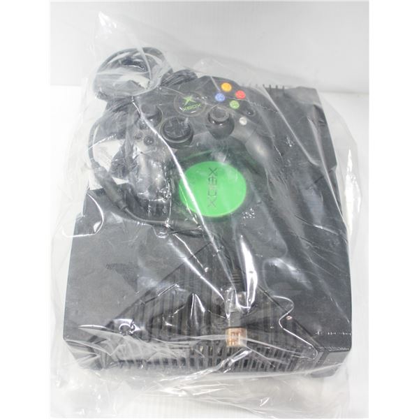 ORIGINAL XBOX CONSOLE WITH 1 CONTROLLER