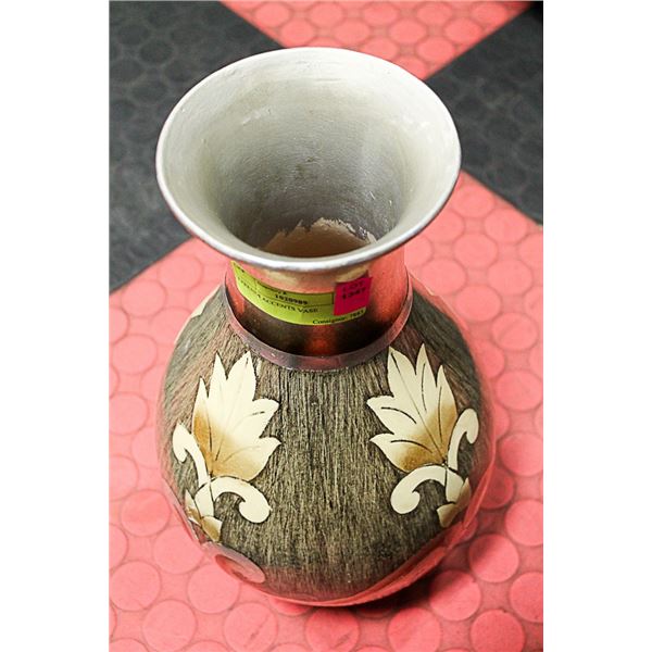 EFFENDI ACCENTS VASE
