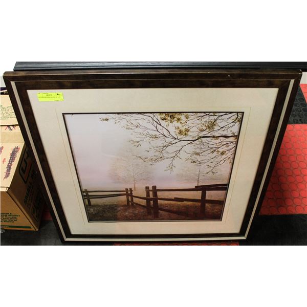 PICTURE OF WOOD FENCE 29" X 29"