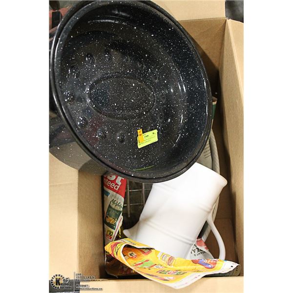 LARGE ENAMEL ROASTER/HEAVY WIRE TRIVET/SPM WHITE